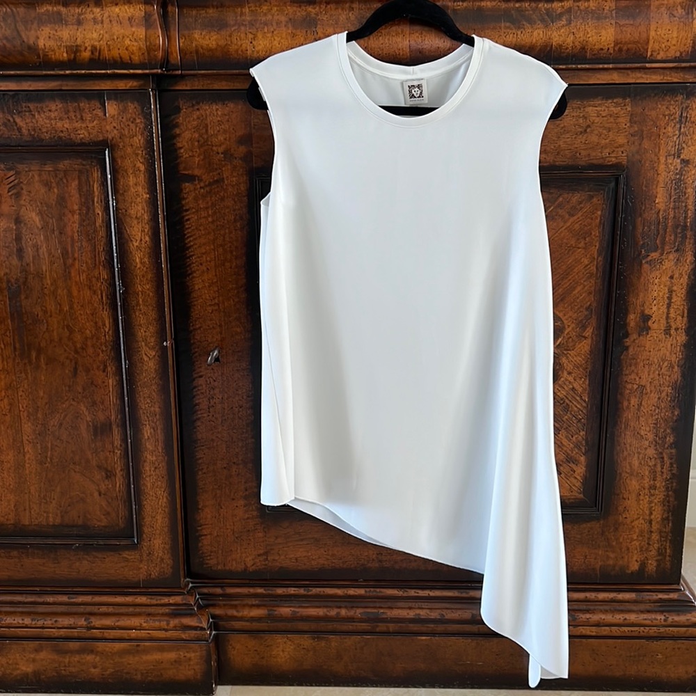 Women’s size 10 white asymmetrical tunic sleeveless blouse